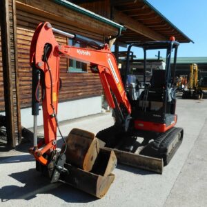 Kubota U27-4 – Mini-pelle compacte 2,5T avec godets et attache rapide – Image 3